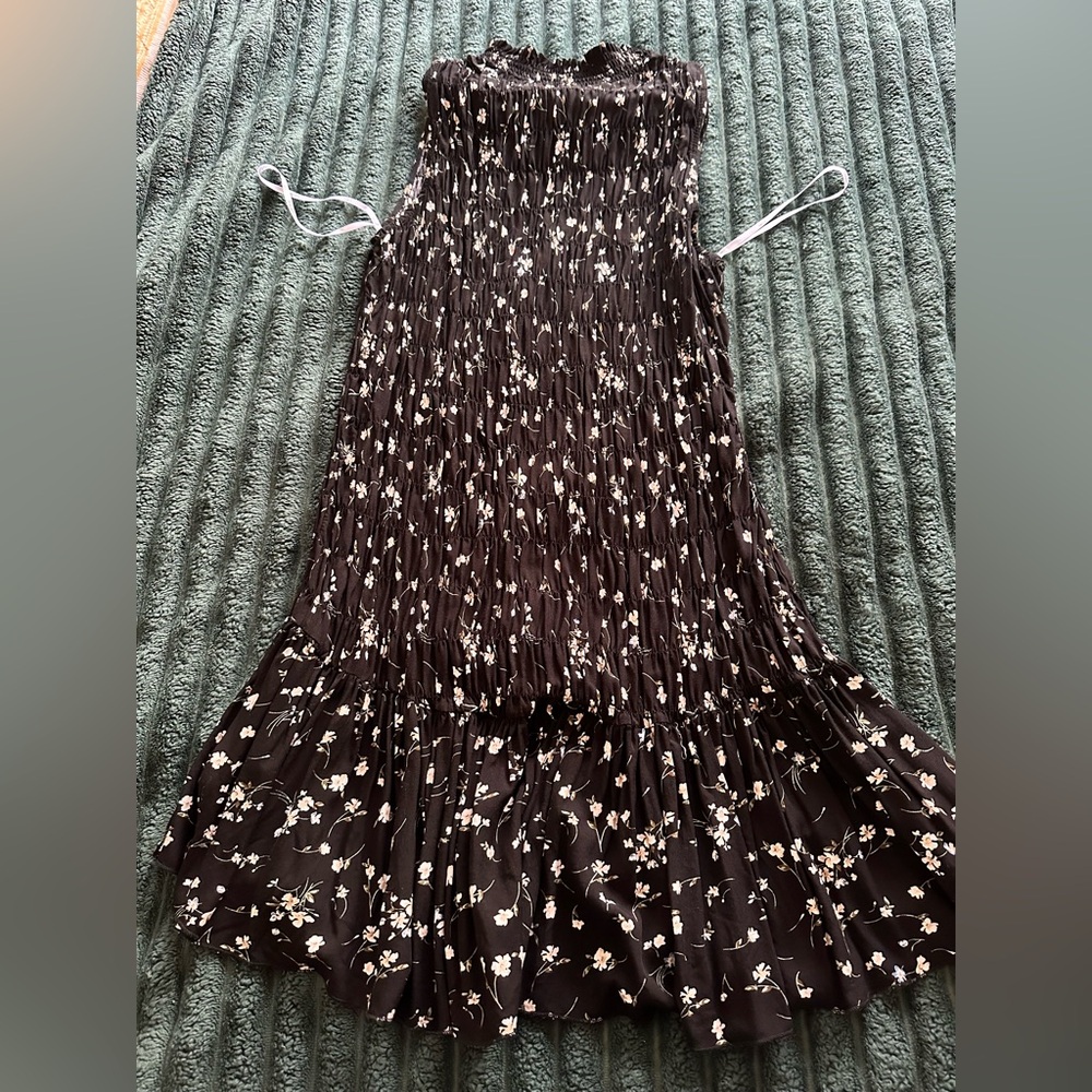 Gently used 
Black mini dress 
Floral